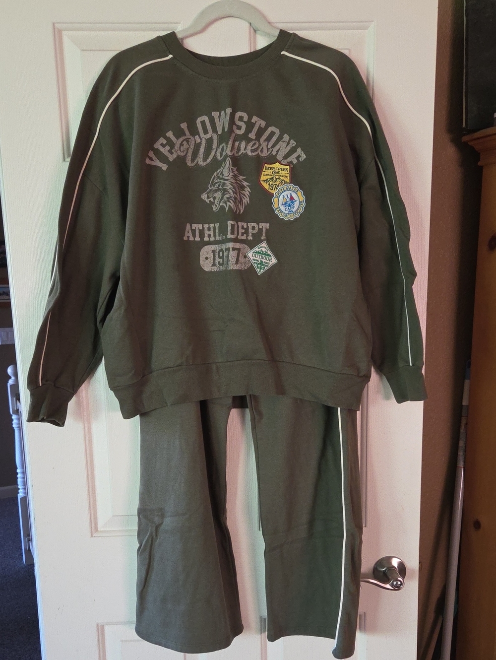 Rebellious One Green Fleece Lounge Set